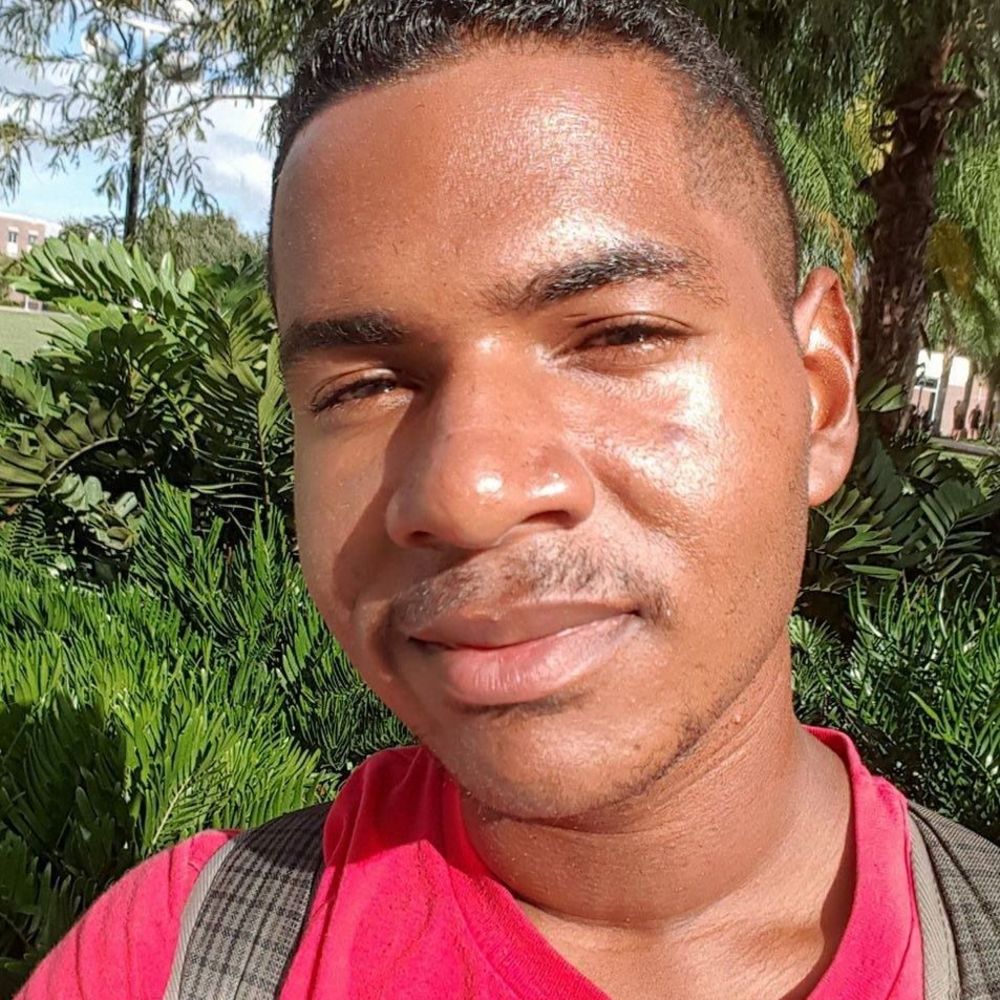 Meet your Posher, Marcos